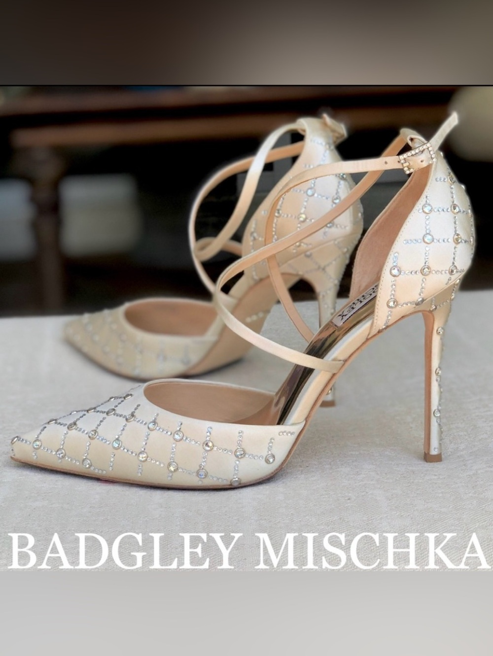 BADGLEY MISCHKA Satin heels in IVORY